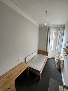 undefined, Room 1 Single Room- Acorn House, Russell Terrace, L/Spa, CV31 1HE