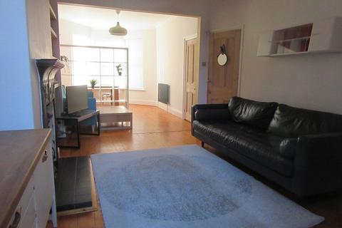 3 bedroom terraced house to rent, Carlton Street, Old Trafford, Manchester. M16 7QU