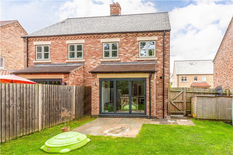 16 Arnage Court, Nettleham, Lincoln, Lincolnshire, LN2 2ZB 3 bed house