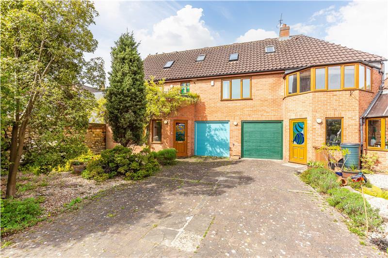 6C Eastgate, Lincoln, Lincolnshire, LN2 1QA 3 bed house £500,000