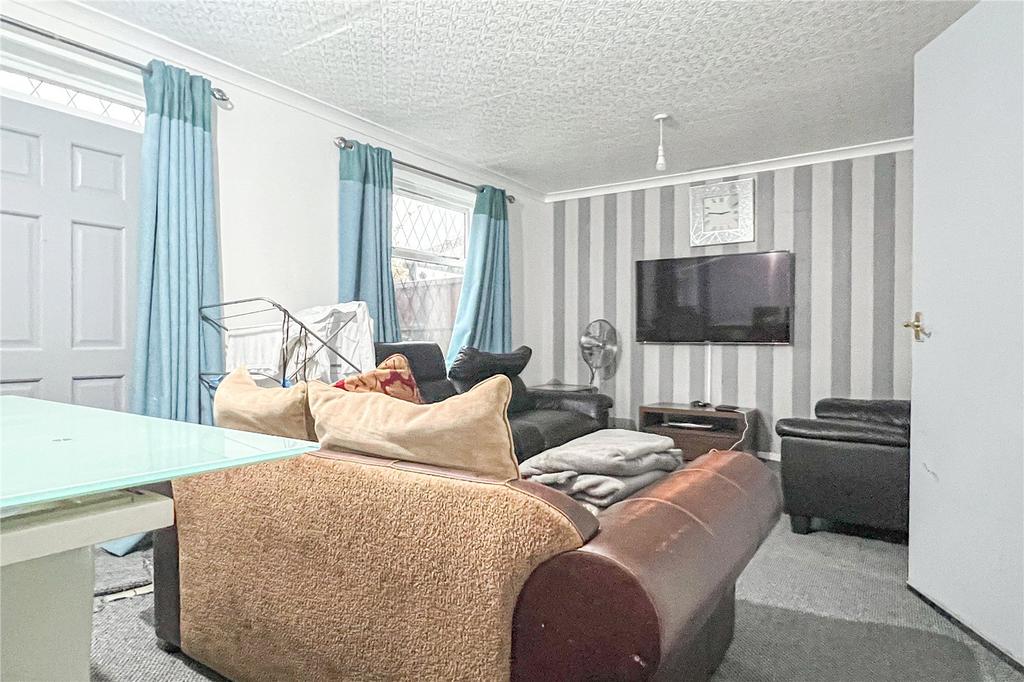 Dillicar Walk, Harpurhey, Manchester, M9 2 bed terraced house £140,000