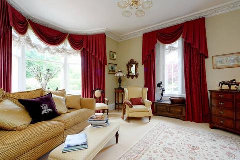 4 bedroom detached villa for sale - 2 Douglas Terrace, Lockerbie, DG11 2DZ