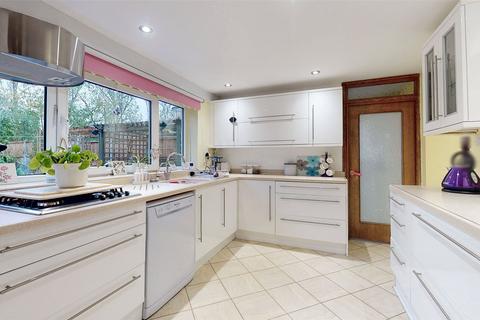 7 Curlew Crescent, Basildon, SS16 5HR