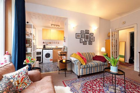 3 bedroom apartment for sale - 36 0/1 Dorchester Avenue, Glasgow, G12 0EE