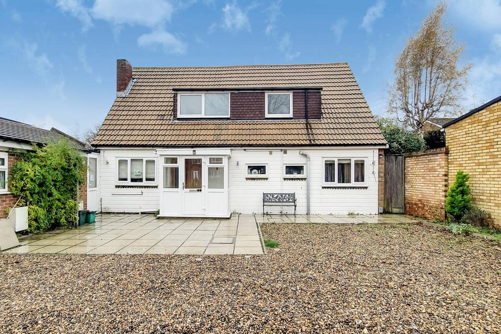 Hayesford Park Drive, Bromley, BR2 5 bed detached house £4,750 pcm (£