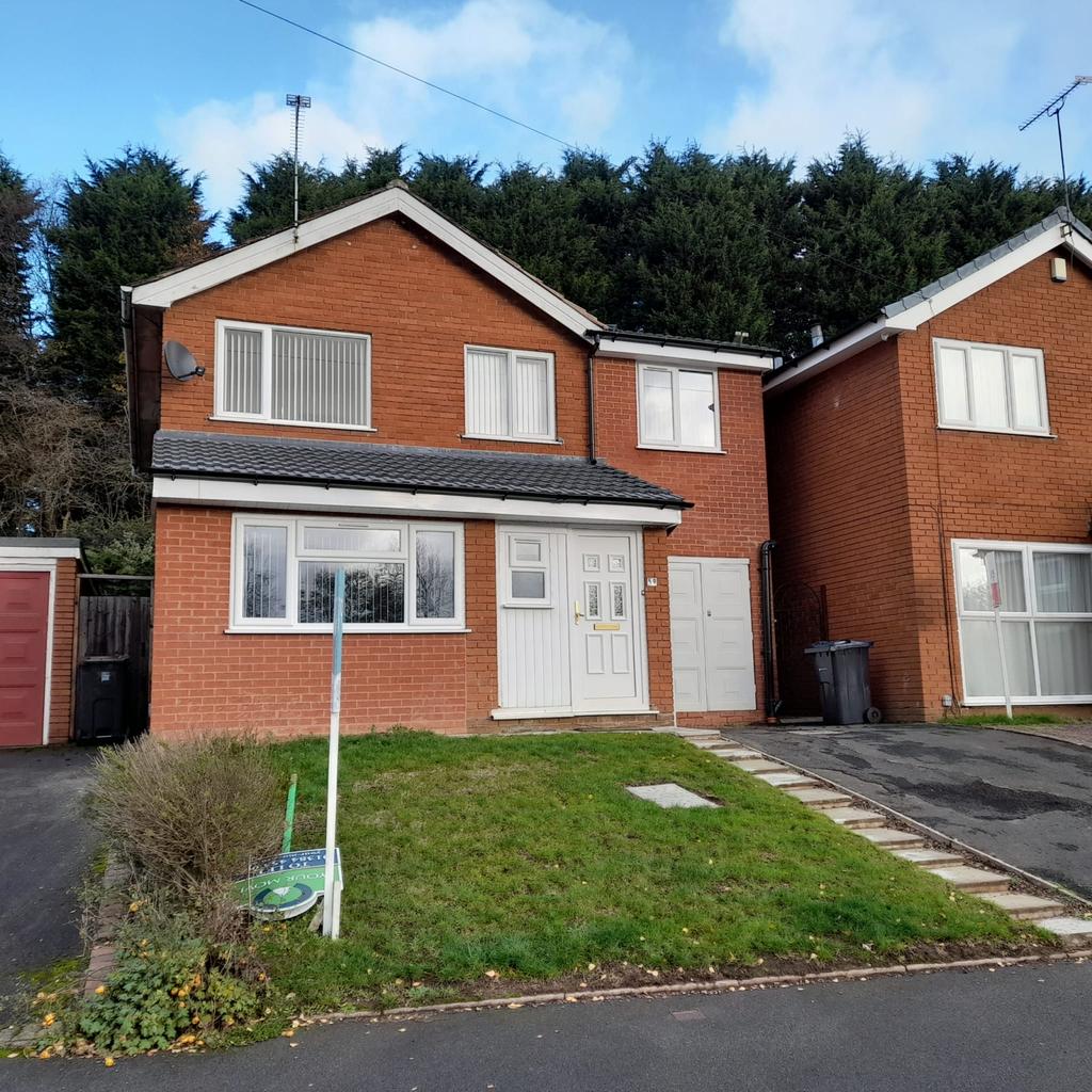 5 Bedroom Detached House Available TO LET - LONG