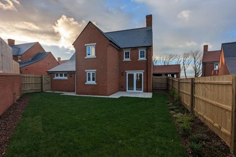 3 bedroom detached house to rent, 30 Sea Clover Lane , Wyke Regis