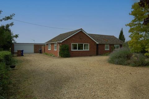 3 bedroom bungalow to rent, Eriswell Road, Holywell Row, Suffolk, IP28