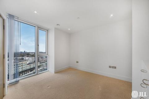 2 bedroom flat to rent - High Street London E15