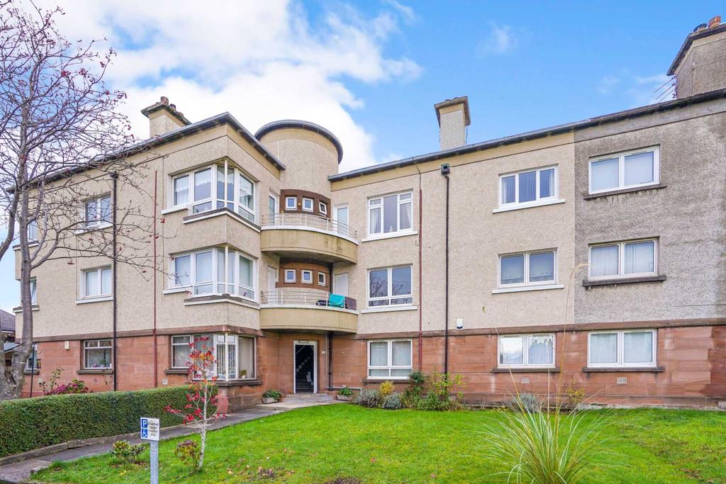 Paisley Road, Renfrew 2 bed apartment for sale £70,000