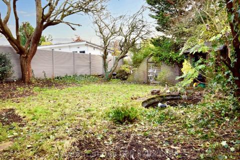 20 Edgeworth Avenue, London, NW4 4EY