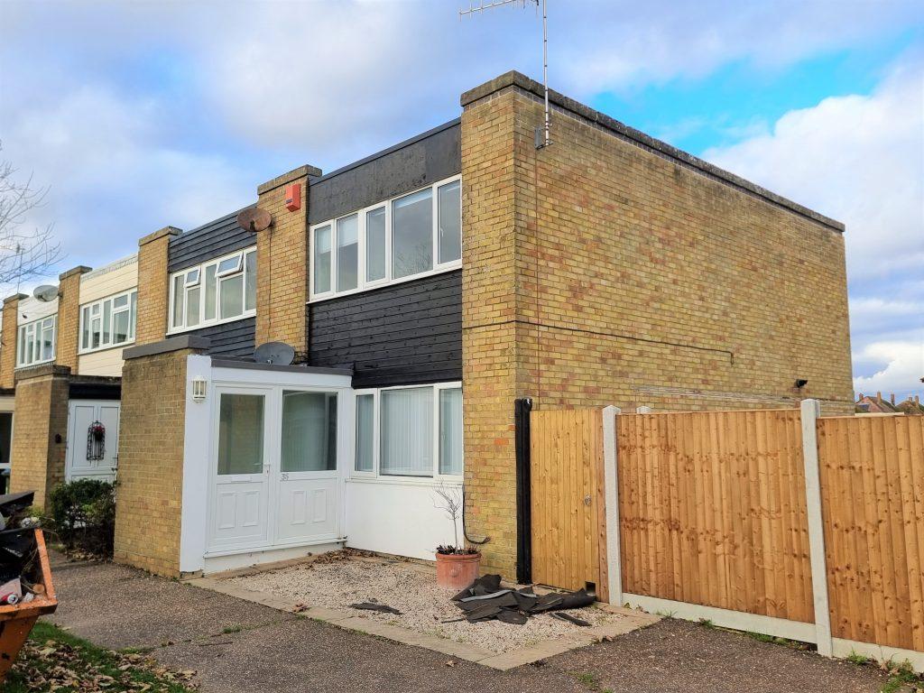 Hawkins Close, Rose Green, Bognor... 3 bed end of terrace house £