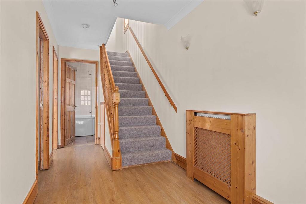 Sawers Avenue, Denny 3 bed semidetached house £725 pcm (£167 pw)