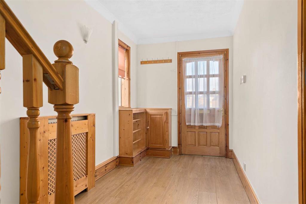 Sawers Avenue, Denny 3 bed semidetached house £725 pcm (£167 pw)