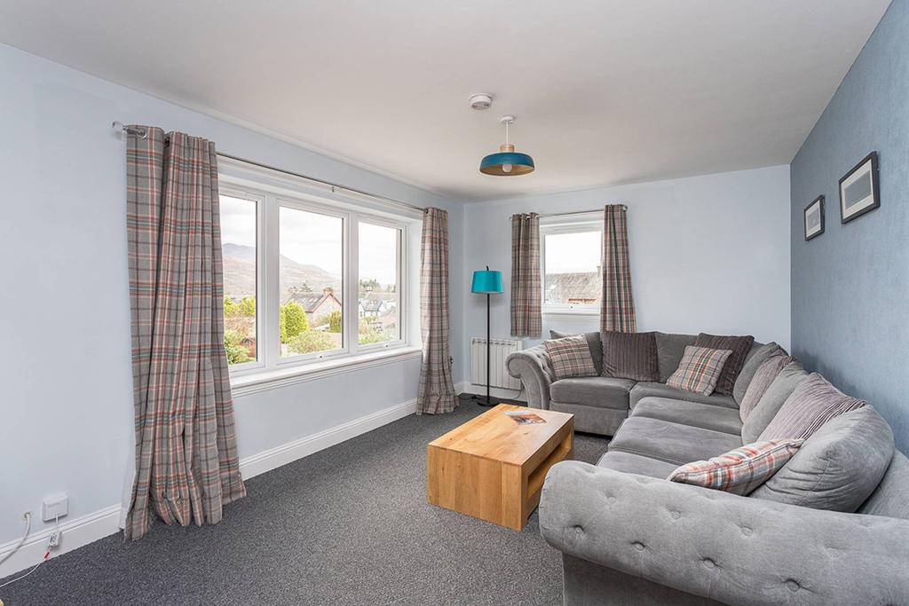 High View Main Street, Killin, FK21 8UT 3 bed detached house for sale
