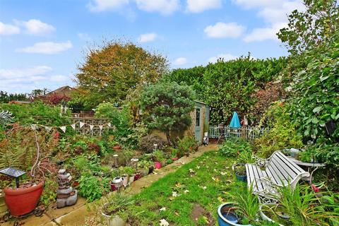99 Kenneth Road, Romford, RM6 6LR