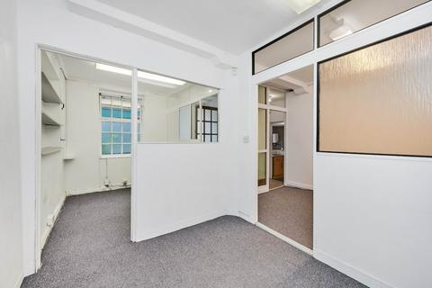 1 bedroom flat for sale, Chester Square Mews, London, SW1W