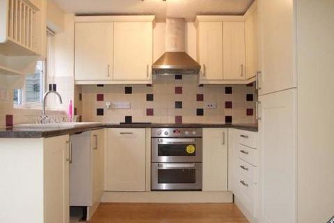 2 bedroom end of terrace house to rent, Montague Close,  Wokingham,  RG40