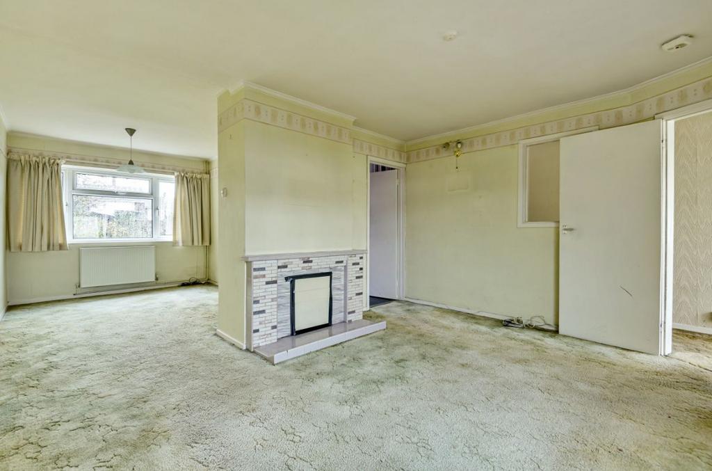 Lordsmead, Cranfield, Bedford 3 bed semidetached house £350,000