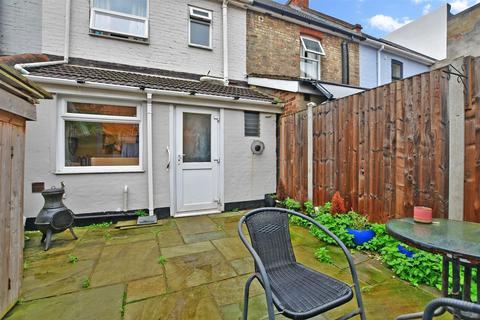 14 Gladstone Road, Folkestone, CT19 5NQ