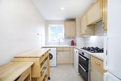 2 bedroom penthouse to rent - Quayside Court, Abbotshade Road, London, SE16