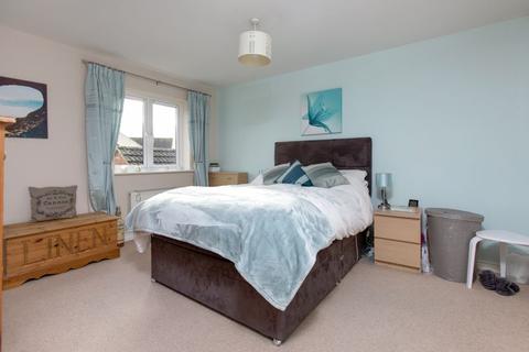 4 bedroom semi-detached house for sale - Barn Way, Trowbridge