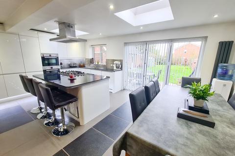 42 Welley Road, Wraysbury, Staines-upon-thames, TW19 5DJ