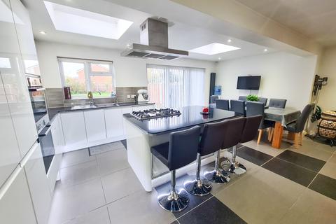 42 Welley Road, Wraysbury, Staines-upon-thames, TW19 5DJ