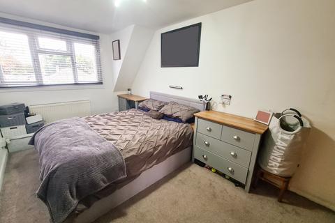 42 Welley Road, Wraysbury, Staines-upon-thames, TW19 5DJ