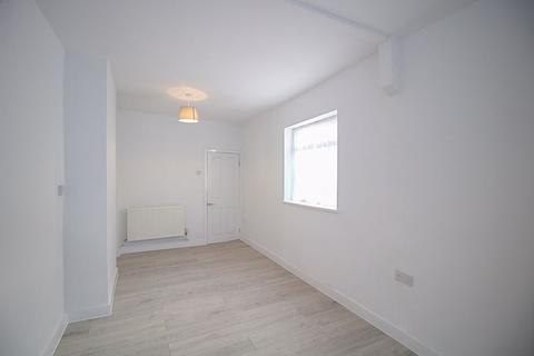 10 Dock Meadow Drive, Wolverhampton, WV4 6LE