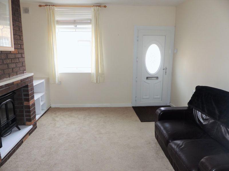 The Green, Eccleston, PR7 5TJ 2 bed terraced house £550 pcm (£127 pw)