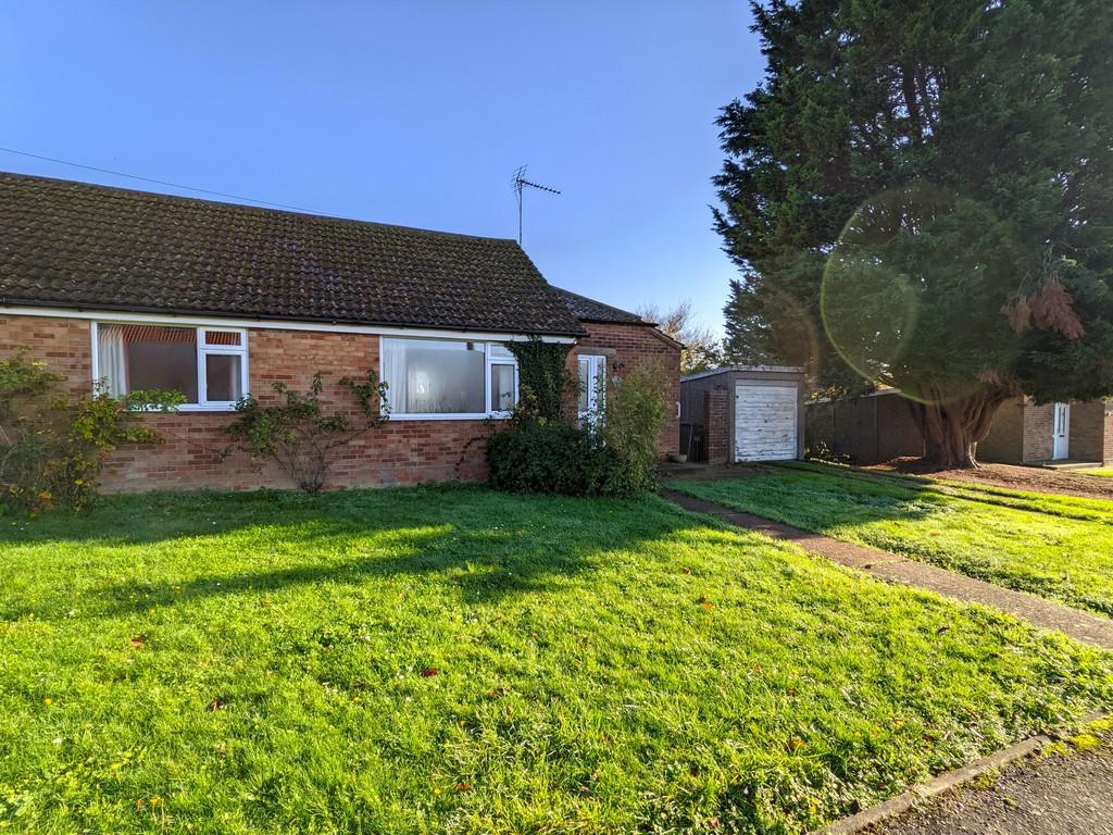 Swans Close, Langham, Norfolk 2 bed semi-detached bungalow - £795 pcm ...