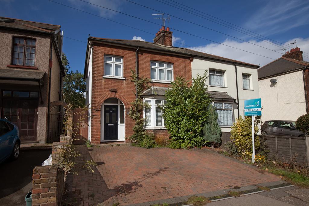 Van Diemans Road, Chelmsford 3 bed semidetached house £1,450 pcm (£335 pw)