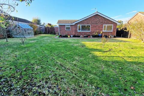 3 bedroom detached bungalow for sale - Woodland Grove, Bembridge, Isle of Wight, PO35 5SG