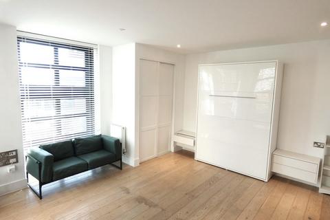 Studio to rent, Edinburgh House, Central St Albans