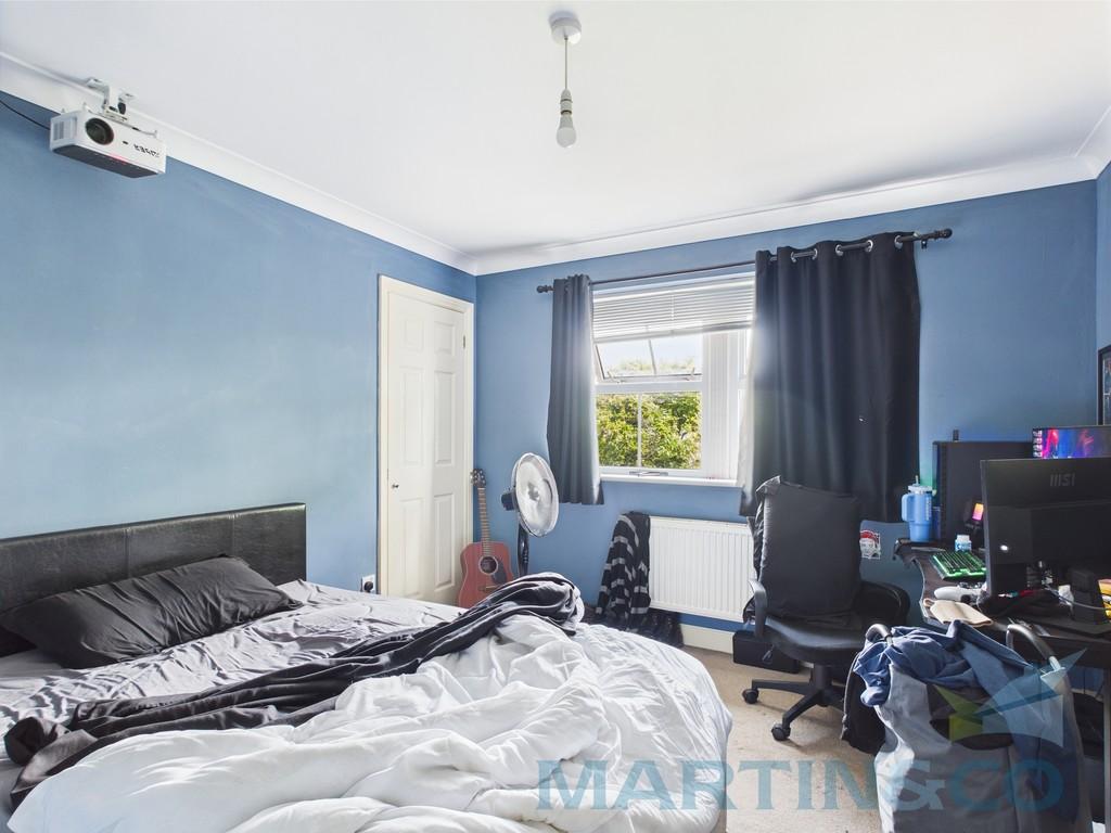 Bedroom 5 Pic 1