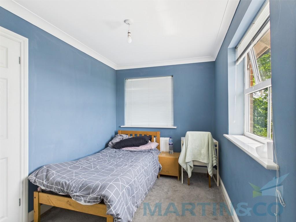 Bedroom 4 Pic 2