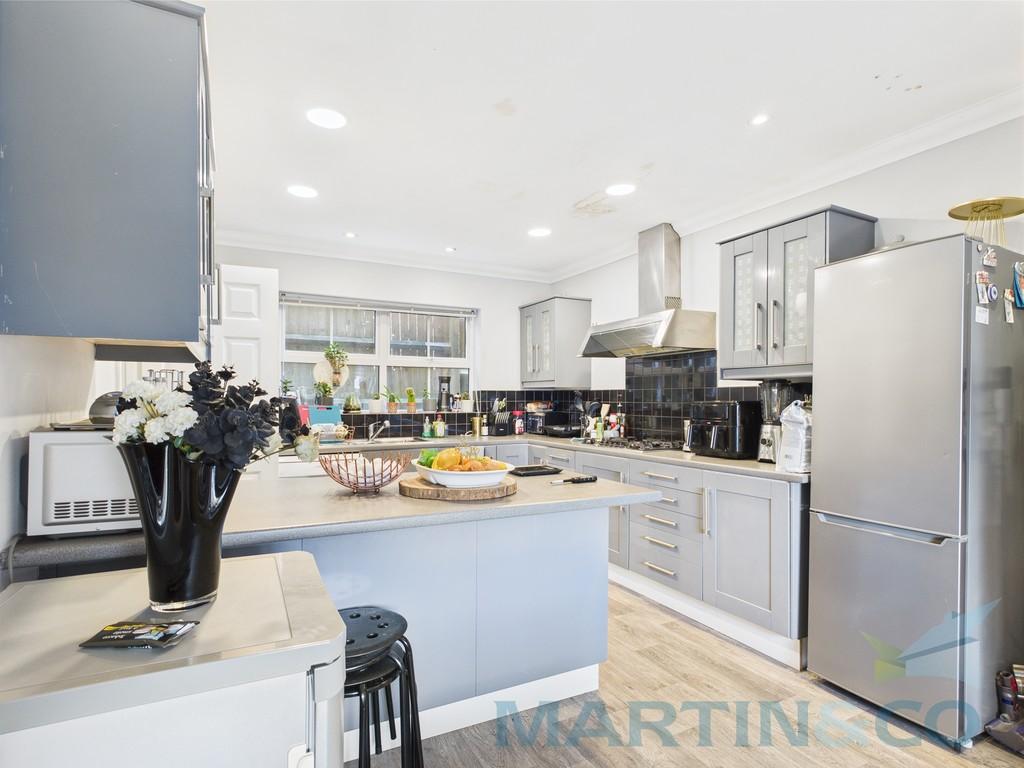 Kitchen Pic 2