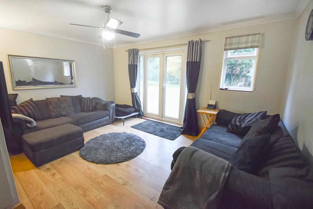 Chapman Avenue, Maidstone, ME15 3 bed end of terrace house £400,000