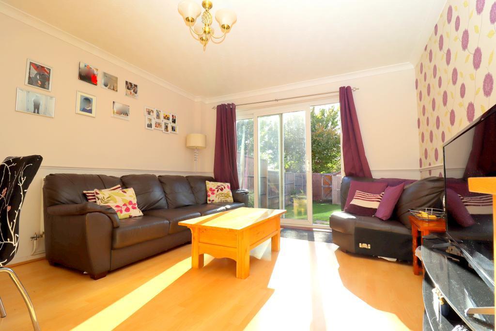 Springfield Road, Warden Hills, Luton, Bedfordshire, LU3 2HF 2 bed