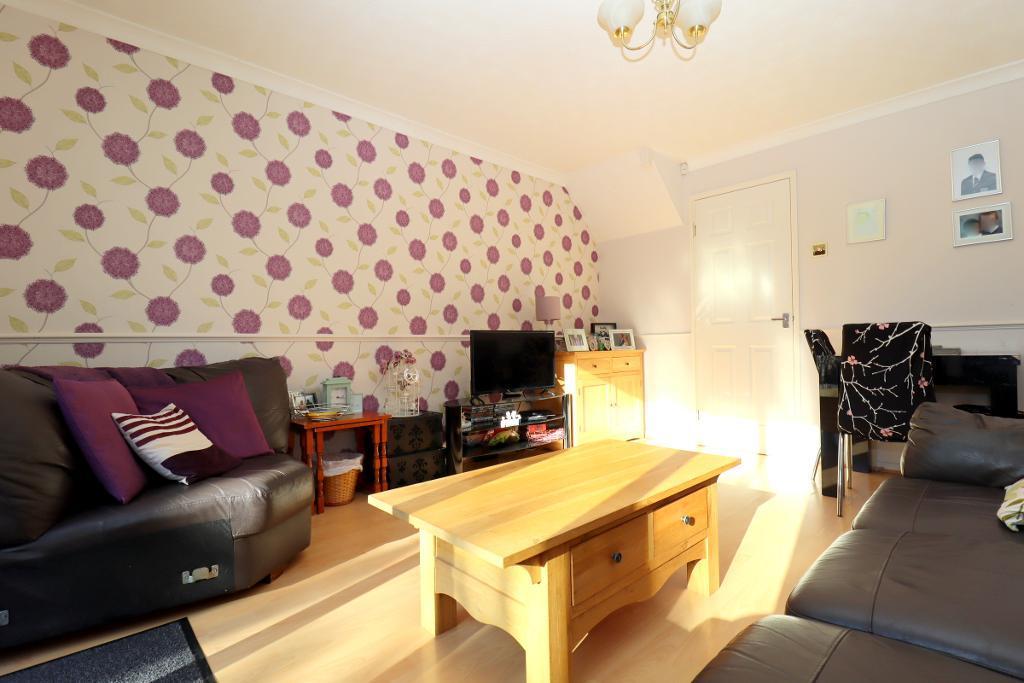 Springfield Road, Warden Hills, Luton, Bedfordshire, LU3 2HF 2 bed