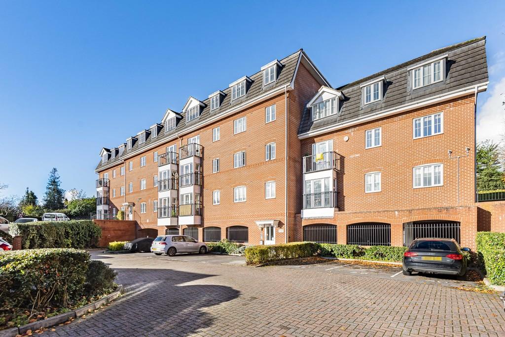Henley Road, Caversham 2 bed apartment £1,275 pcm (£294 pw)