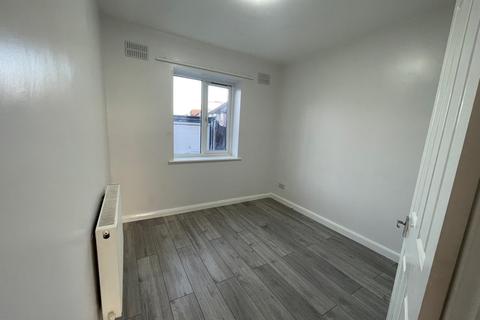 2 bedroom ground floor flat for sale - The Hyde, London