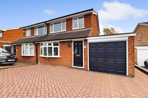 3 bedroom semi-detached house for sale - Siddons Close, Lichfield