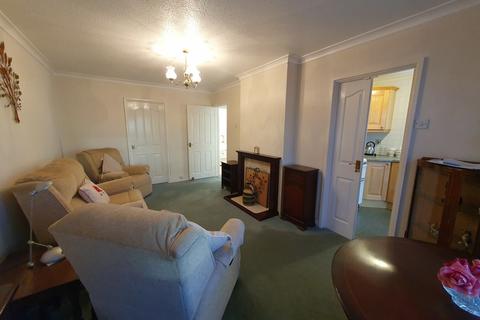 2 bedroom semi-detached bungalow for sale - Lancaster Close, Winsford