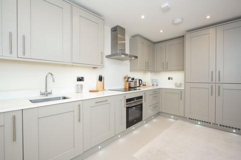 2 bedroom apartment to rent - Bridge Street, Walton-On-Thames