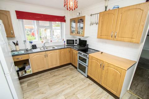 3 bedroom detached bungalow for sale - High Road, Wisbech St. Mary, PE13