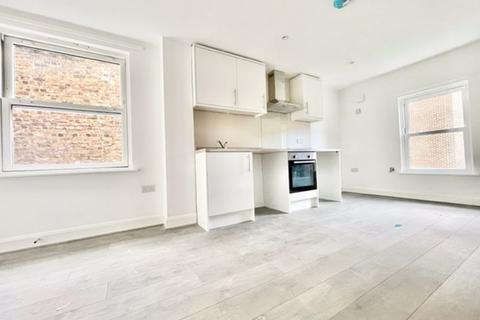 Studio to rent, New Cross Road, SE14