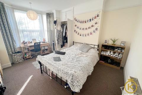 4 bedroom terraced house to rent, Somers Road, Portsmouth