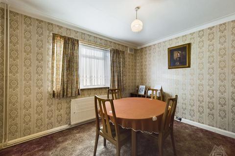 3 Garth Road, South Ockendon, RM15 6QU